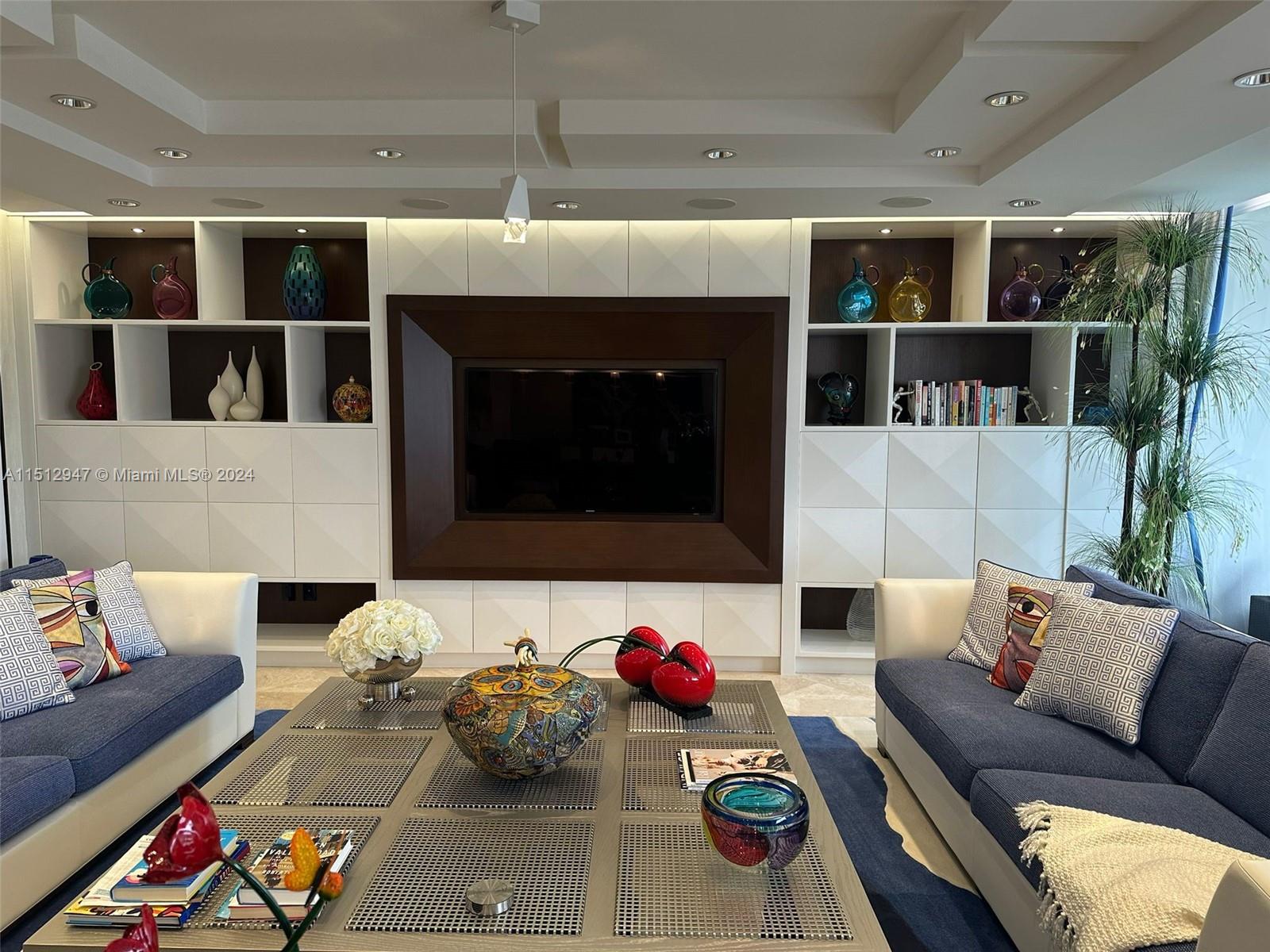 2000 ISL BLVD WILLIAMS IS - Residential