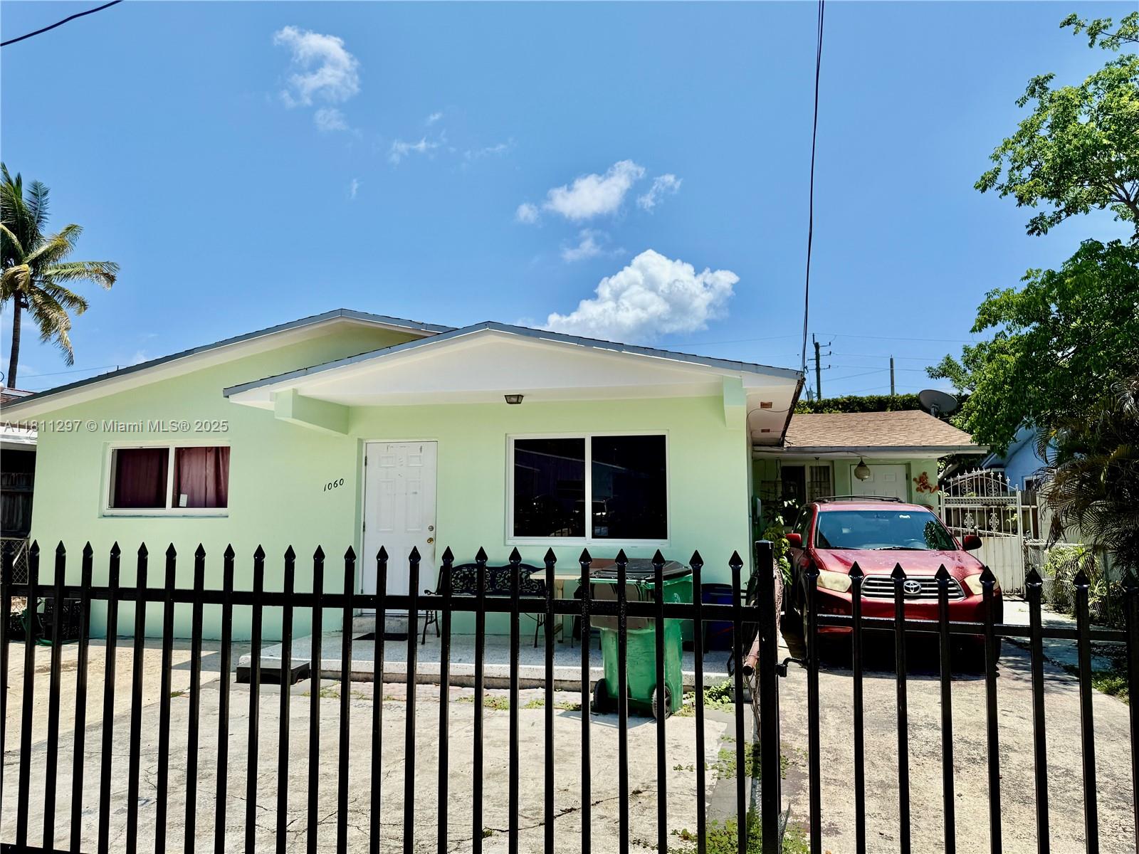 1060 NW 24th St