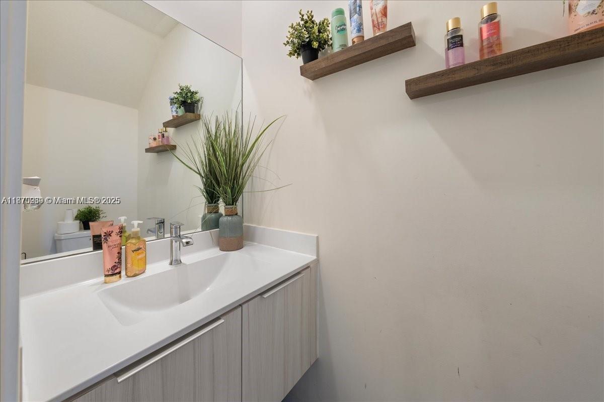 HIGHLAND AT PARK CENTRAL - Residential