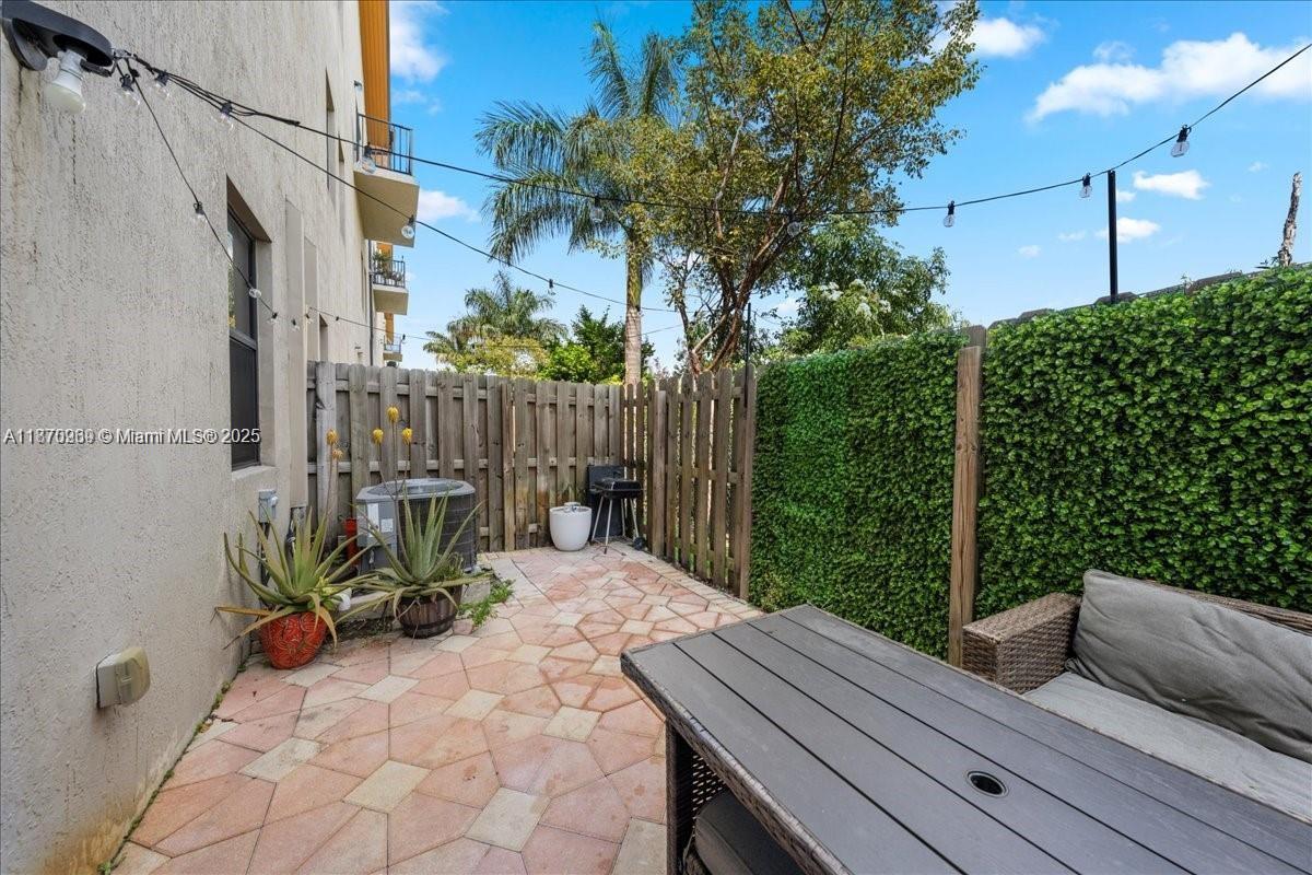 HIGHLAND AT PARK CENTRAL - Residential