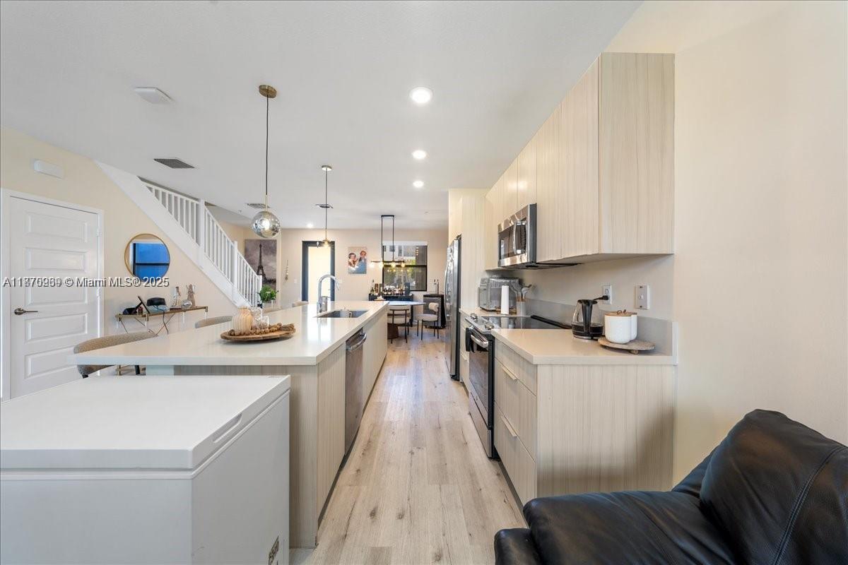 HIGHLAND AT PARK CENTRAL - Residential