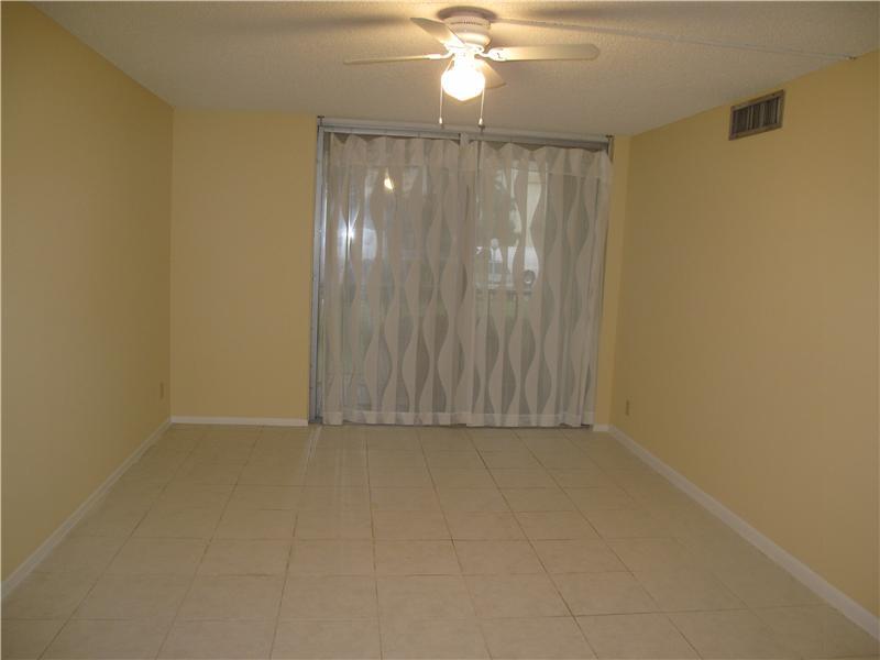 DE SOTO PARK CONDO - Residential Lease