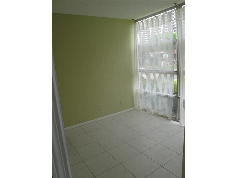 DE SOTO PARK CONDO - Residential Lease