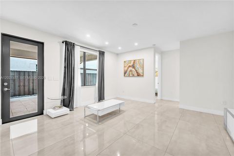 Tiny photo for 10250 NW 76th Ter, Doral, FL 33178 (MLS # A12027927)
