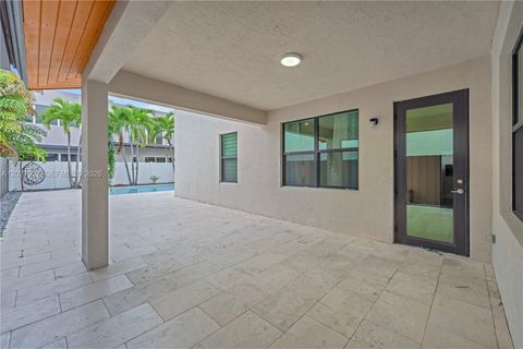 Tiny photo for 10250 NW 76th Ter, Doral, FL 33178 (MLS # A12027927)