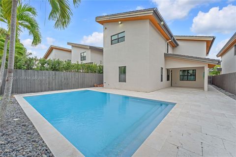 Tiny photo for 10250 NW 76th Ter, Doral, FL 33178 (MLS # A12027927)