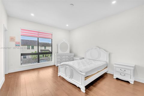 Tiny photo for 10250 NW 76th Ter, Doral, FL 33178 (MLS # A12027927)