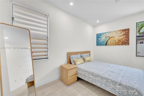 Tiny photo for 10250 NW 76th Ter, Doral, FL 33178 (MLS # A12027927)