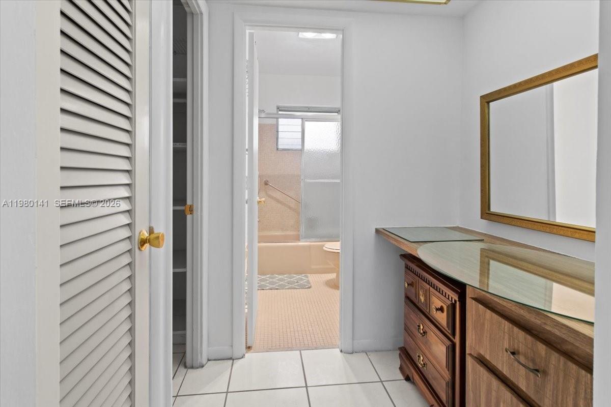 SHERIDAN LAKES CONDO APTS - Residential Lease