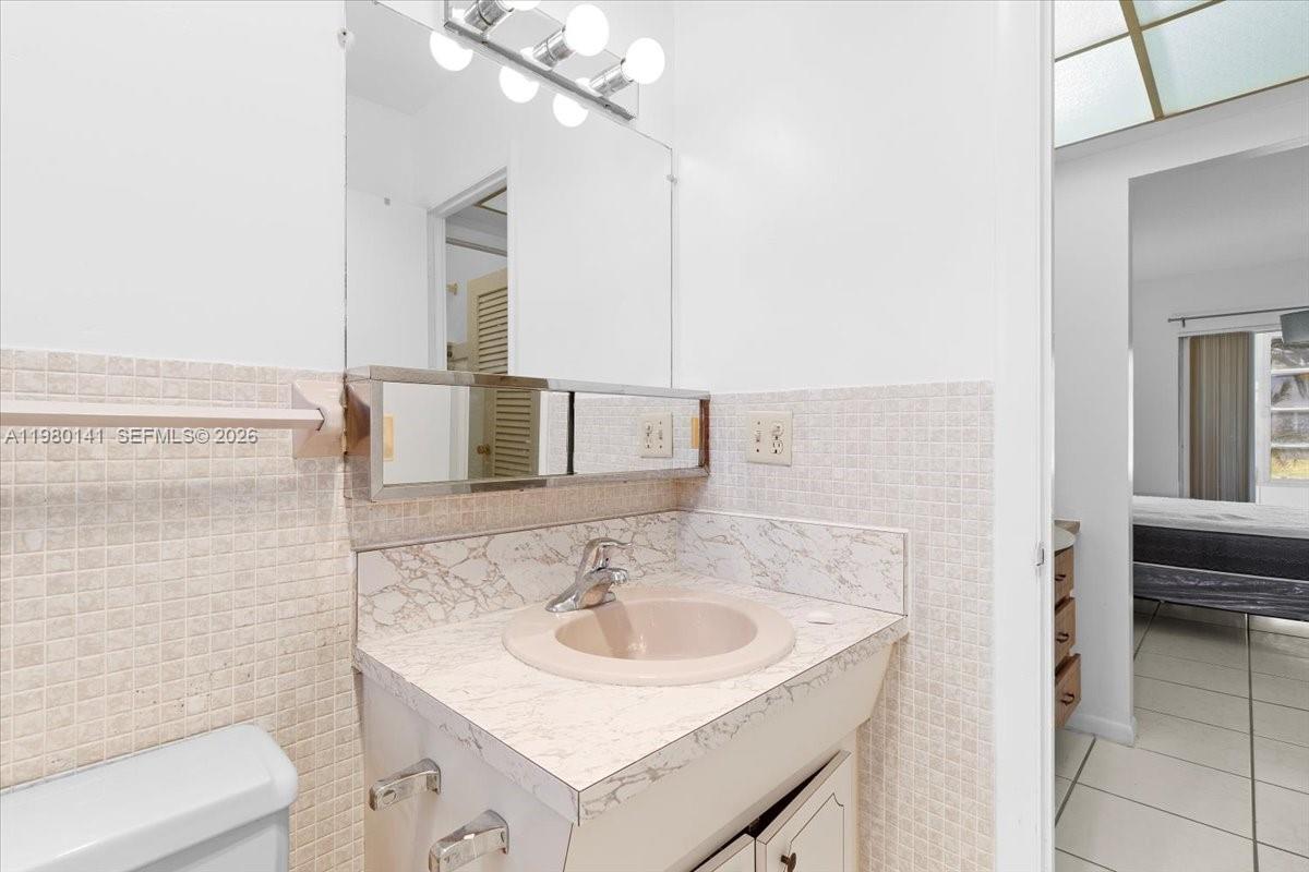 SHERIDAN LAKES CONDO APTS - Residential Lease