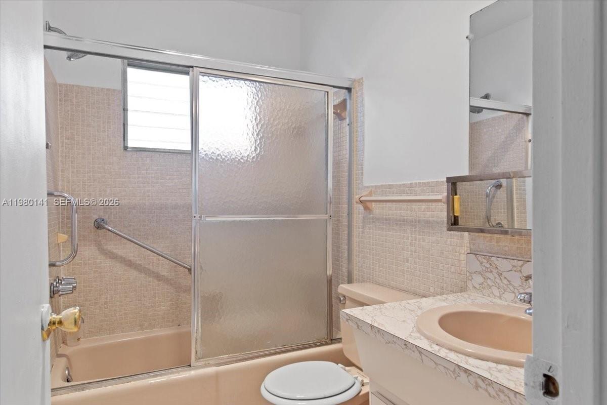 SHERIDAN LAKES CONDO APTS - Residential Lease