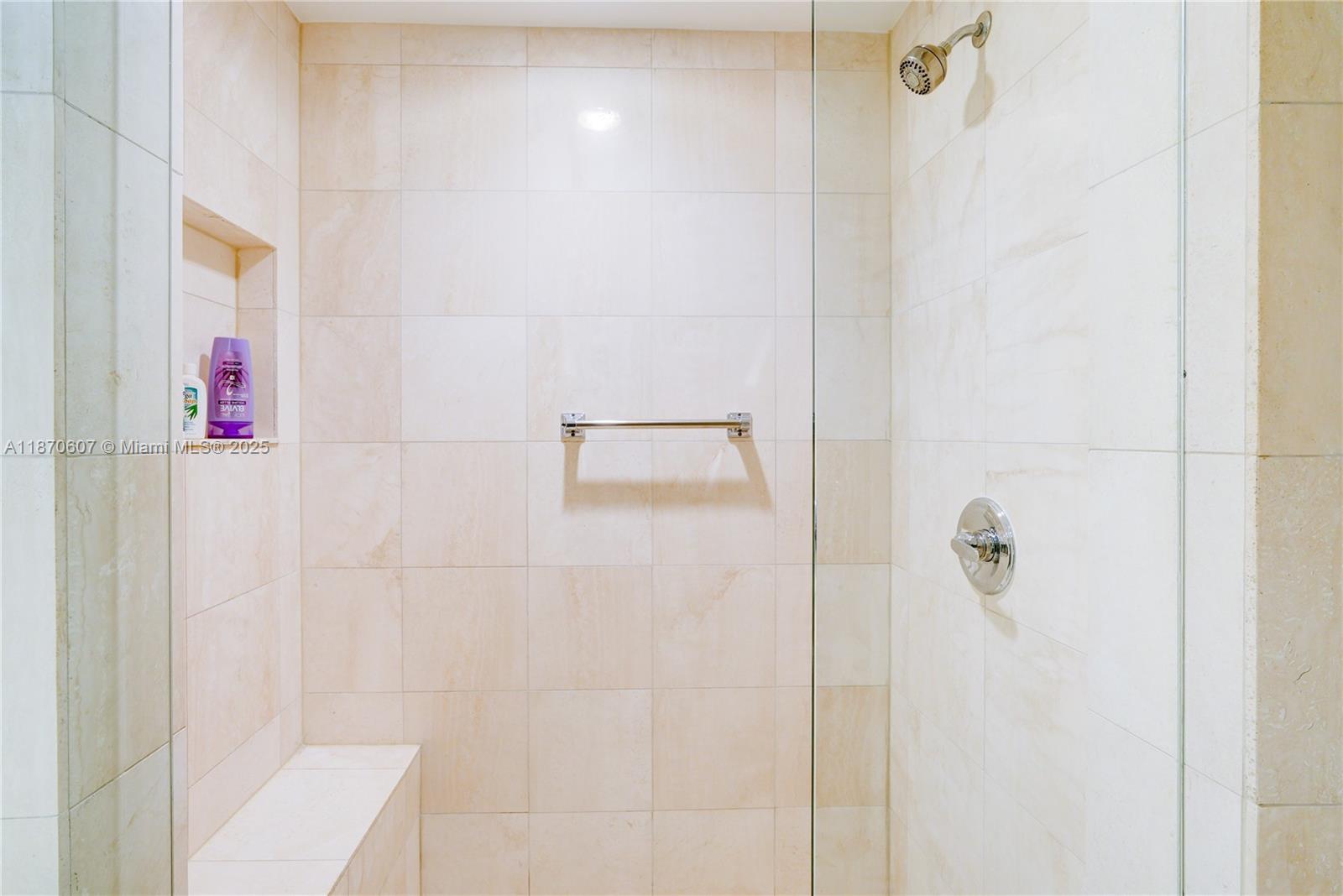 2000 ISL BLVD WILLIAMS IS - Residential