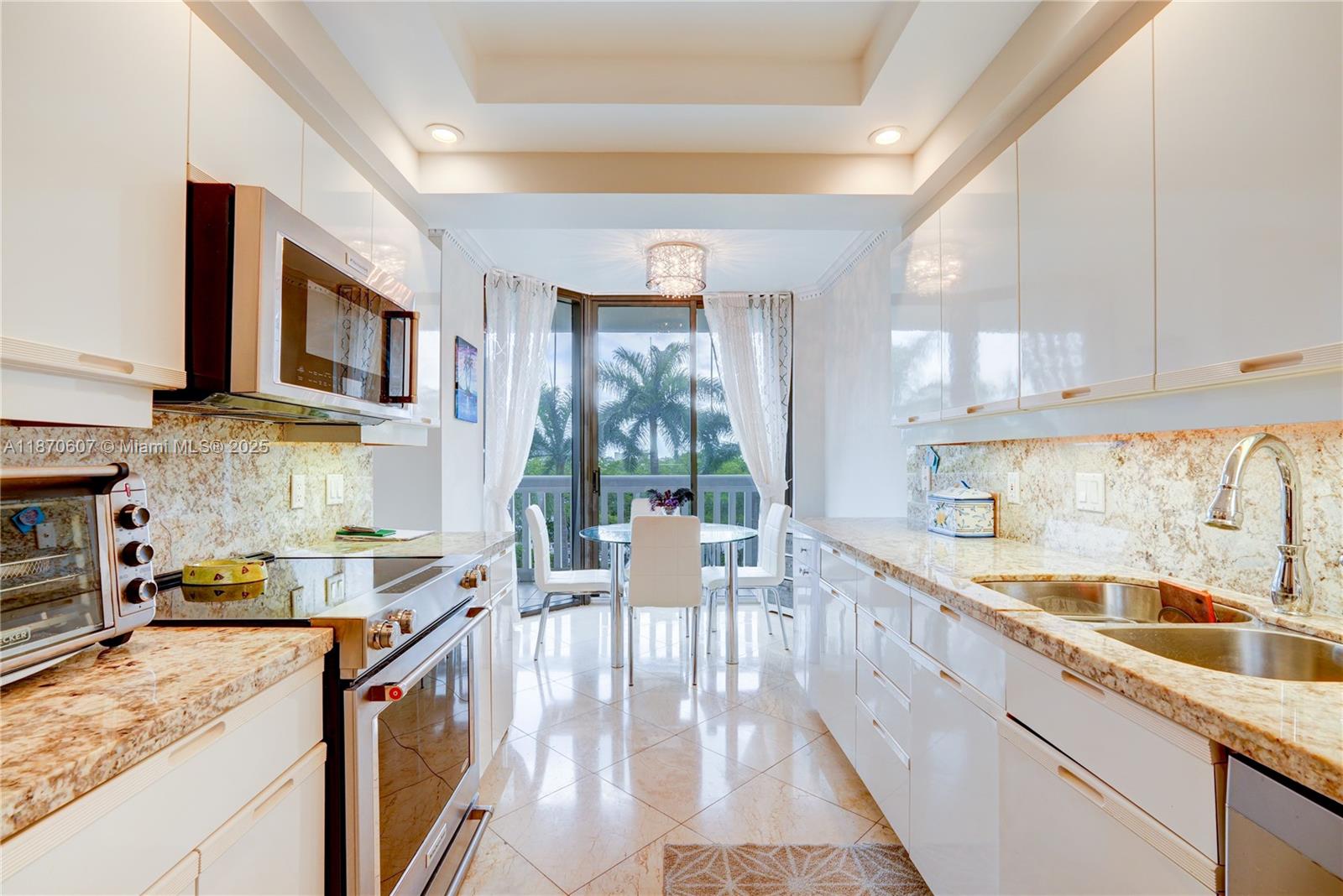 2000 ISL BLVD WILLIAMS IS - Residential