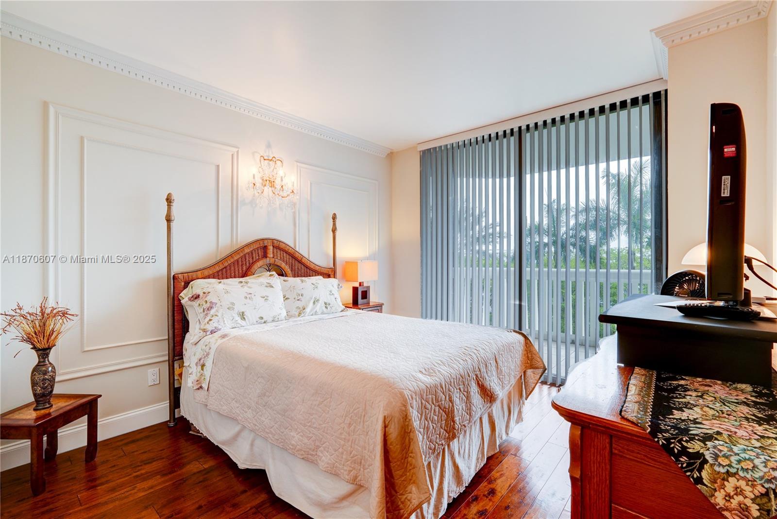 2000 ISL BLVD WILLIAMS IS - Residential