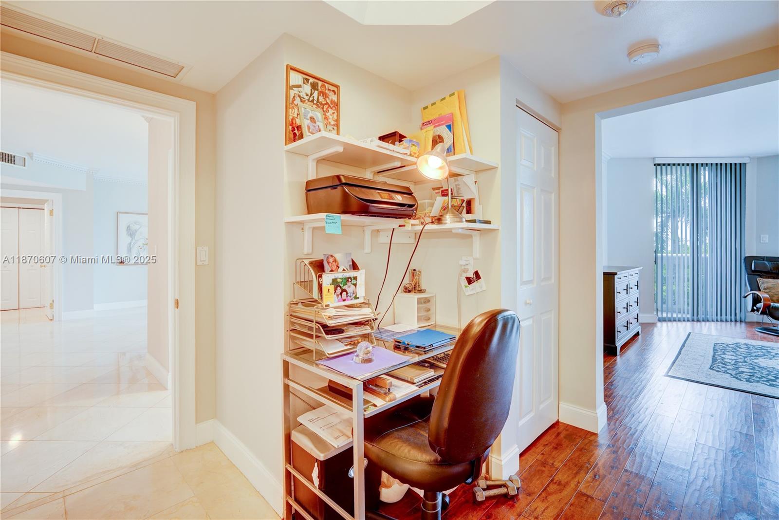 2000 ISL BLVD WILLIAMS IS - Residential