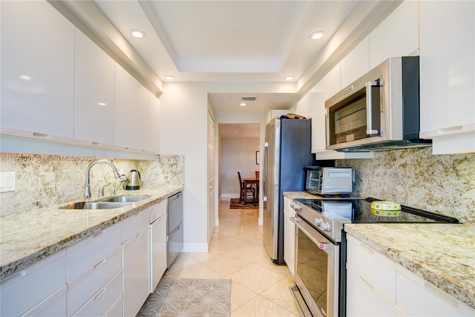 2000 ISL BLVD WILLIAMS IS - Residential