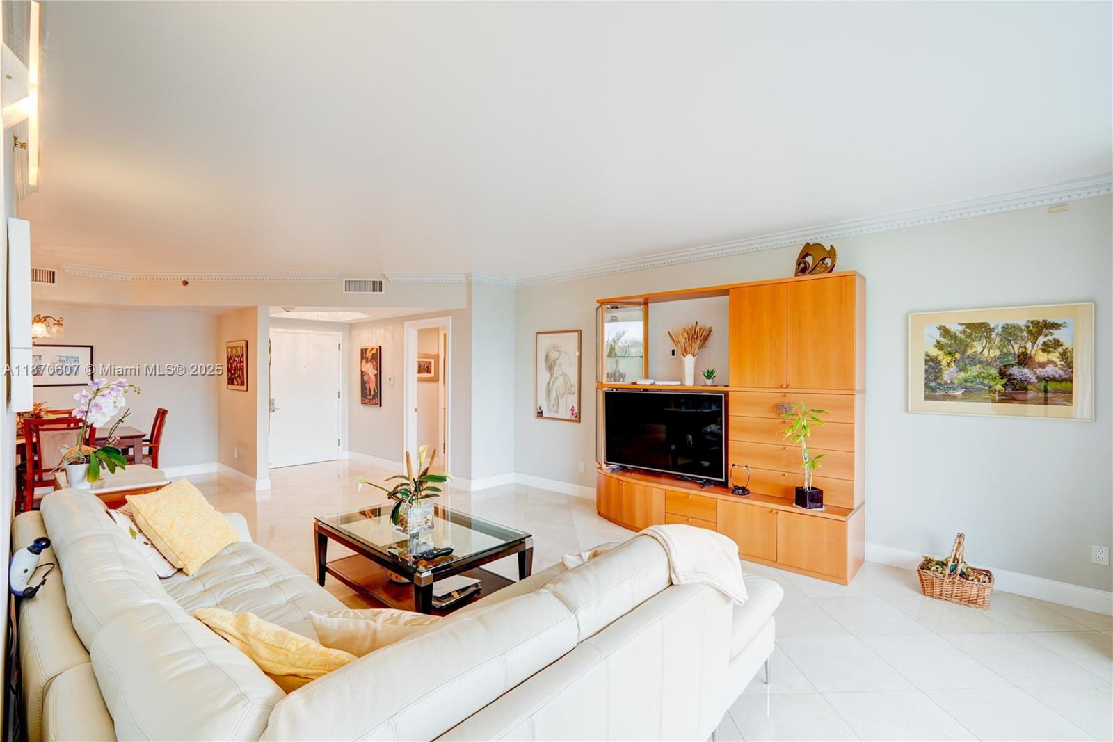 2000 ISL BLVD WILLIAMS IS - Residential