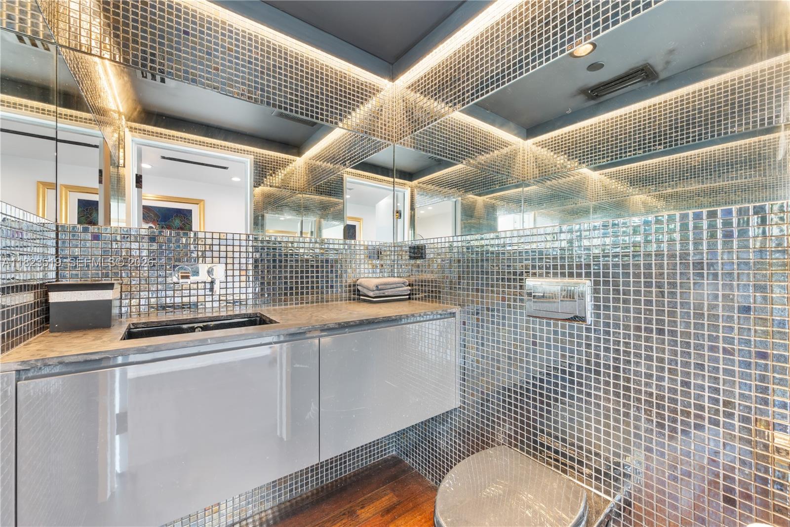 PORTOFINO TOWER CONDO - Residential