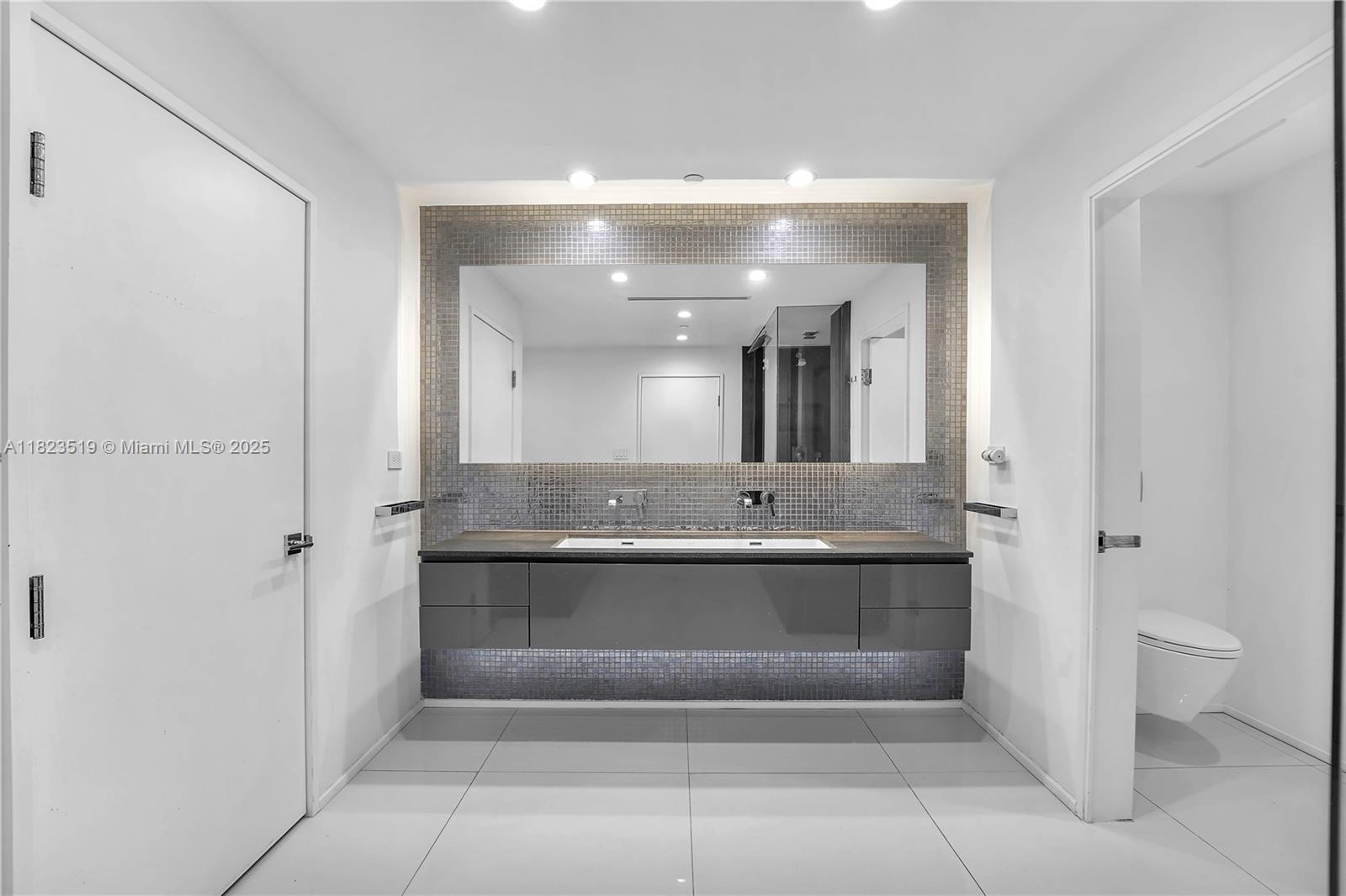 PORTOFINO TOWER CONDO - Residential