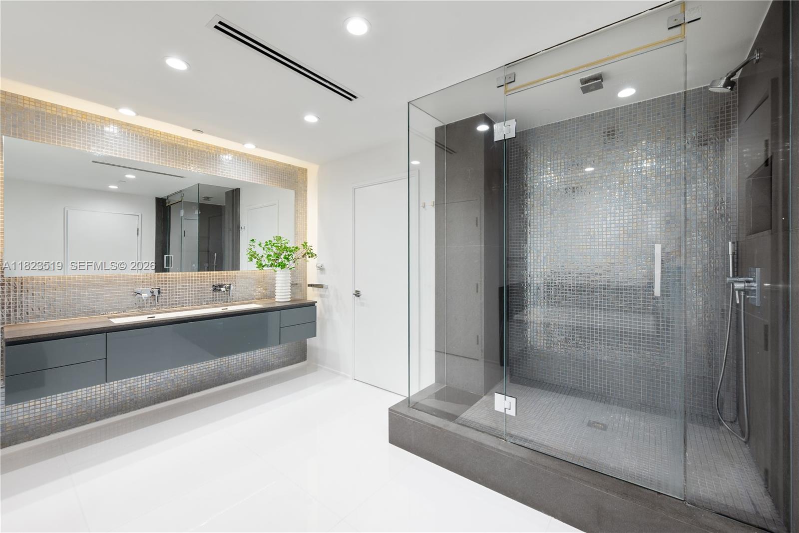 PORTOFINO TOWER CONDO - Residential