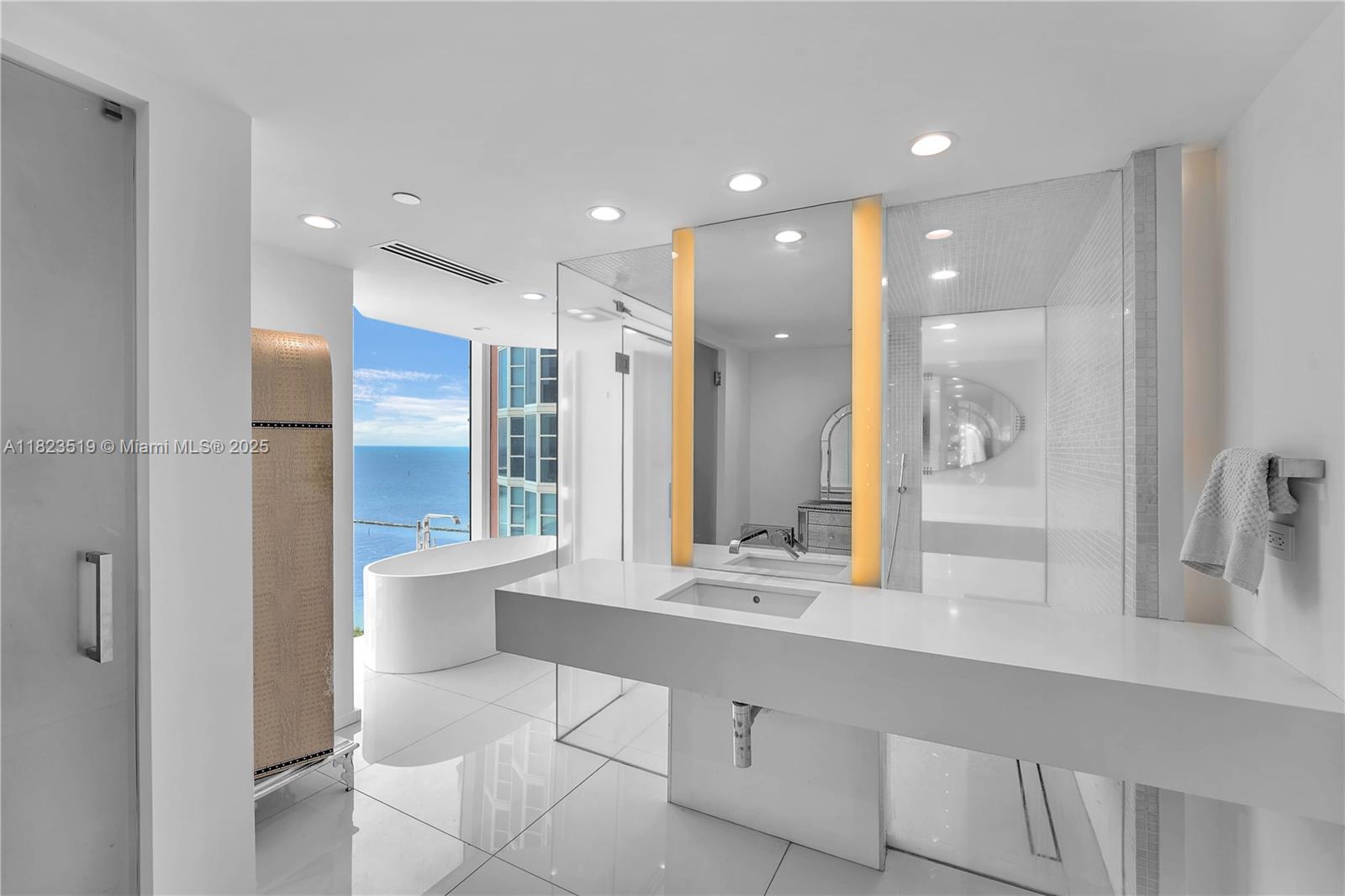 PORTOFINO TOWER CONDO - Residential