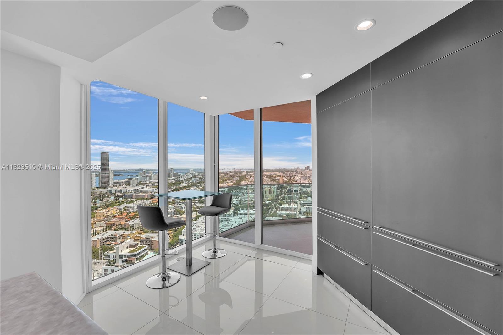 PORTOFINO TOWER CONDO - Residential