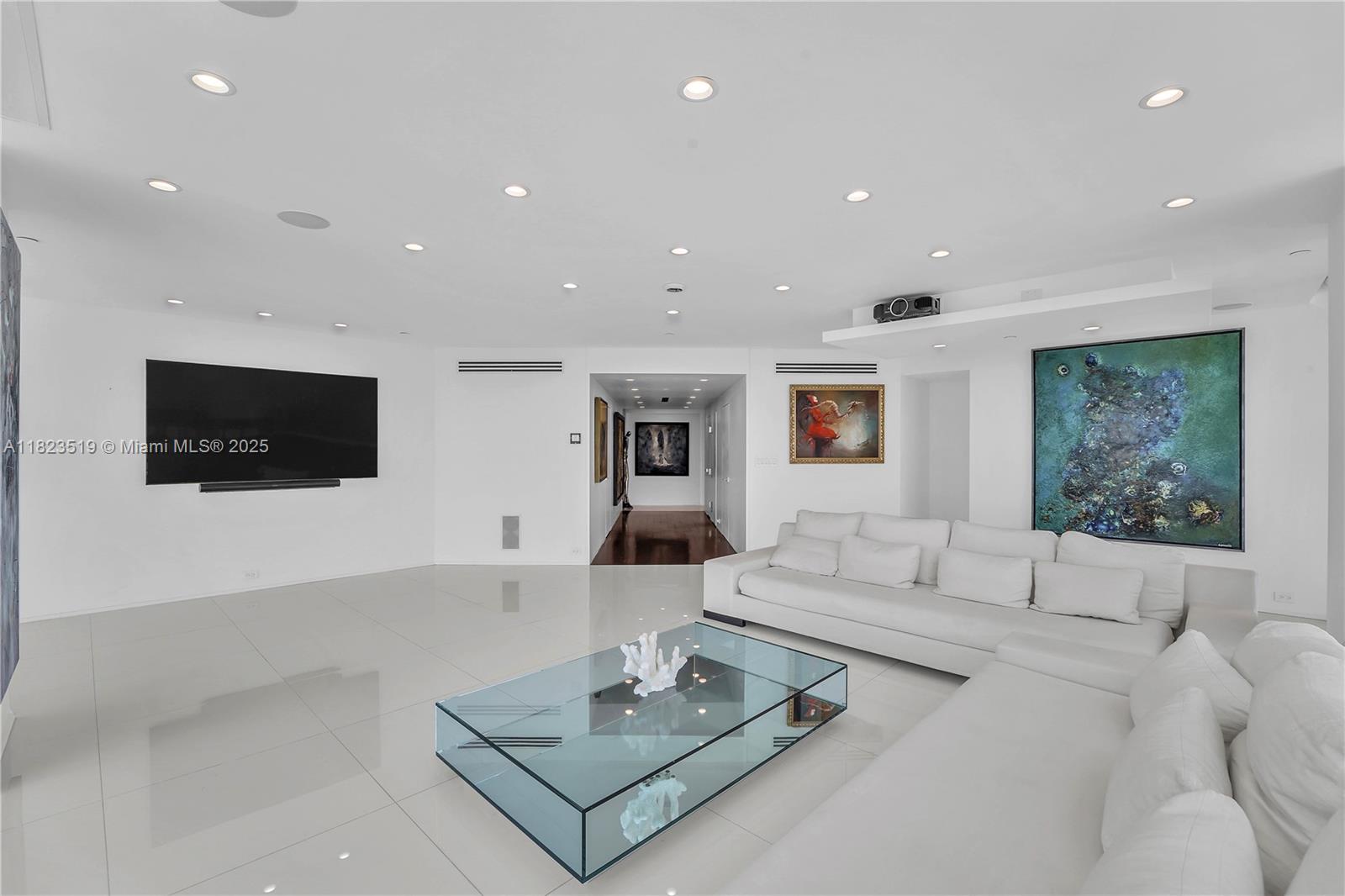 300 S Pointe Dr 3405, Miami Beach, FL, 33139/$9,900,000 4 300 S Pointe Dr 3405