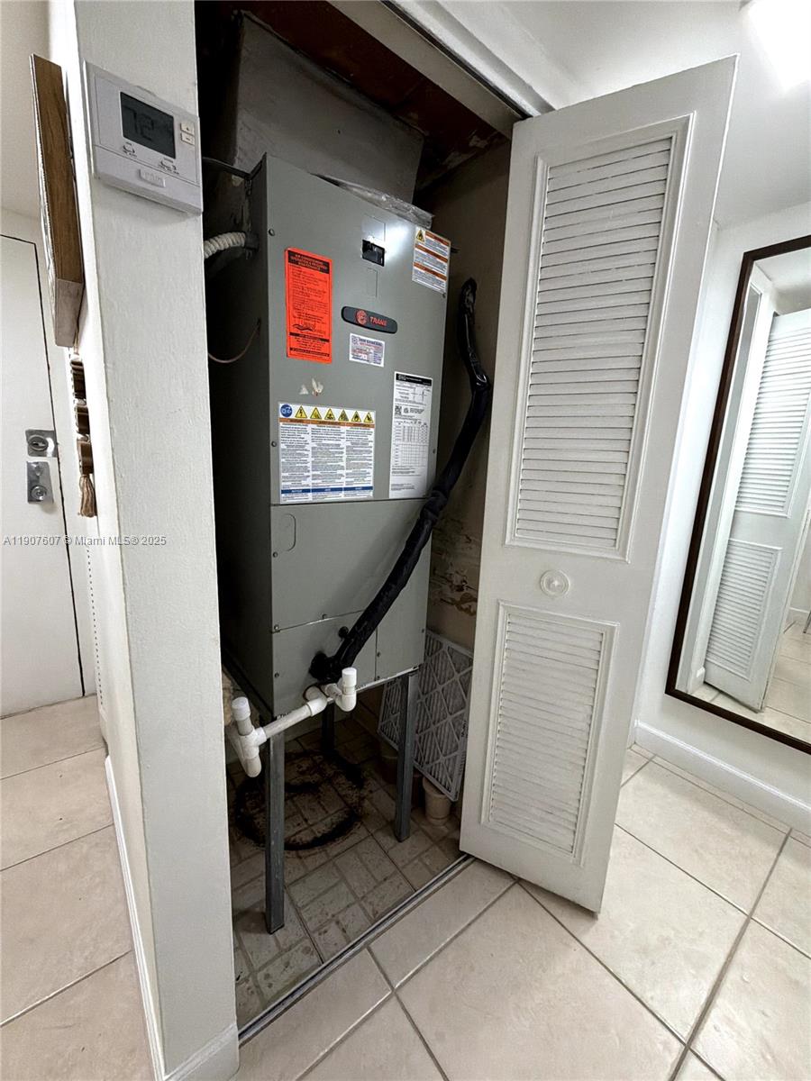 PROMENADE AT KENDALE LAKE - Residential Lease