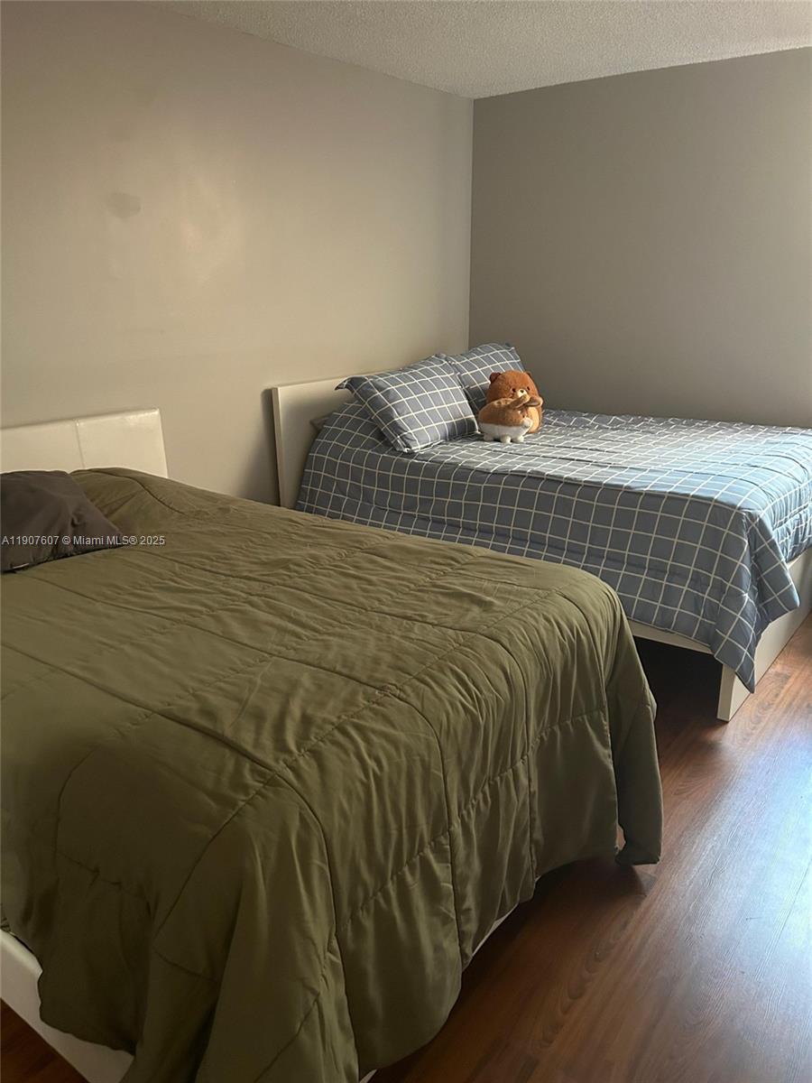 PROMENADE AT KENDALE LAKE - Residential Lease