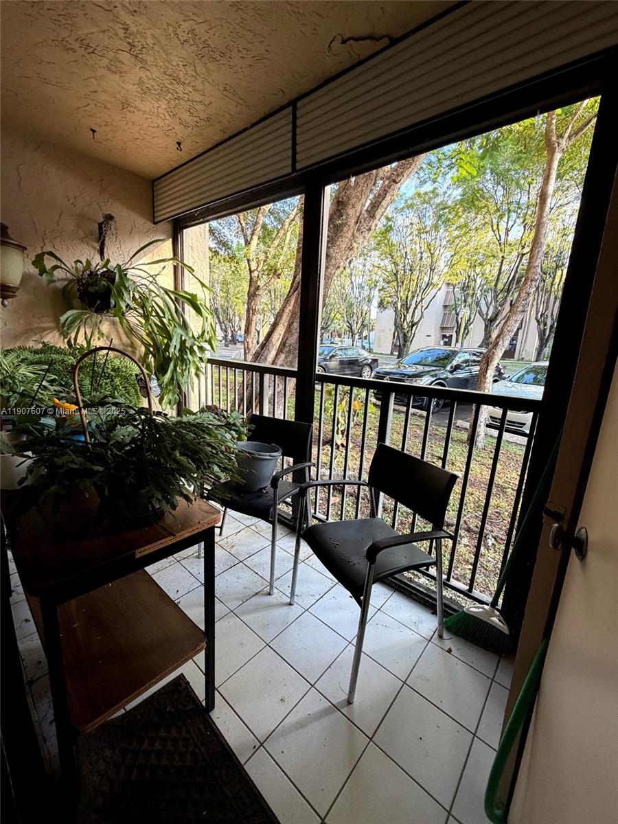 PROMENADE AT KENDALE LAKE - Residential Lease