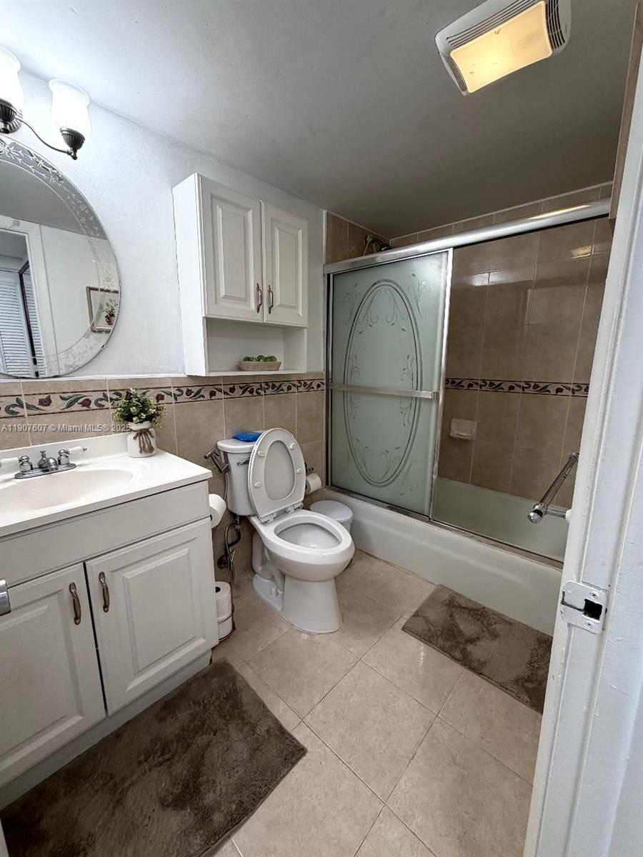 PROMENADE AT KENDALE LAKE - Residential Lease