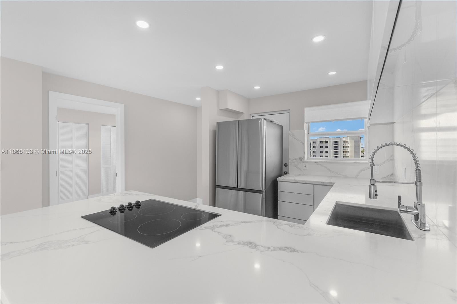 LINCOLN WEST TOWERS CONDO - Residential