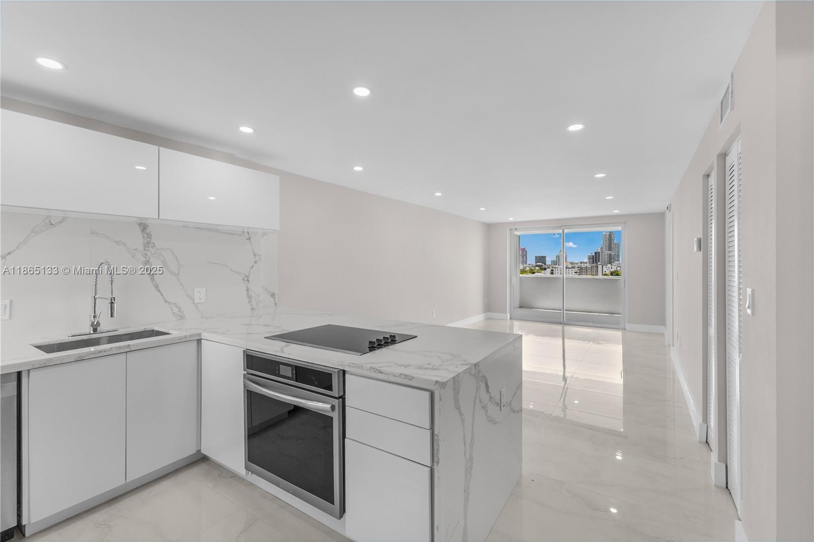 1331 Lincoln Rd 1302