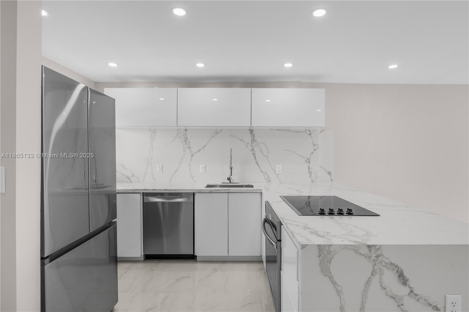 1331 Lincoln Rd 1302