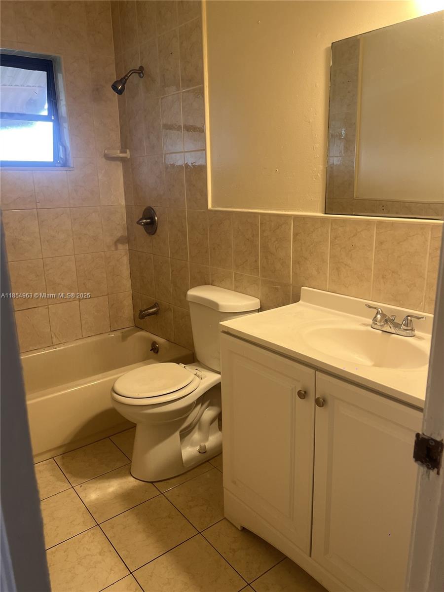 BEVERLY PARK - Residential Lease