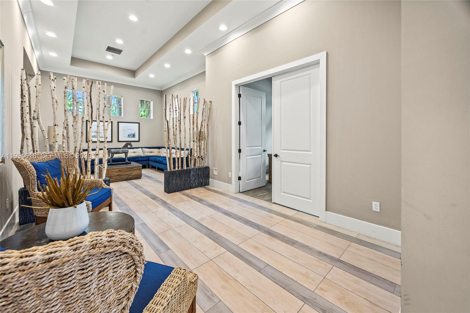 BANYAN BAY - Residential