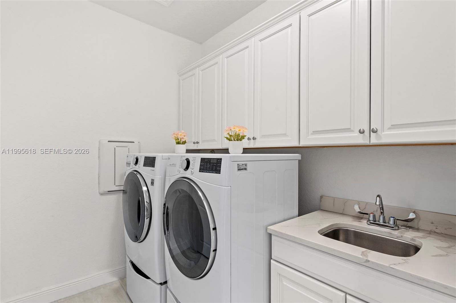 BANYAN BAY - Residential