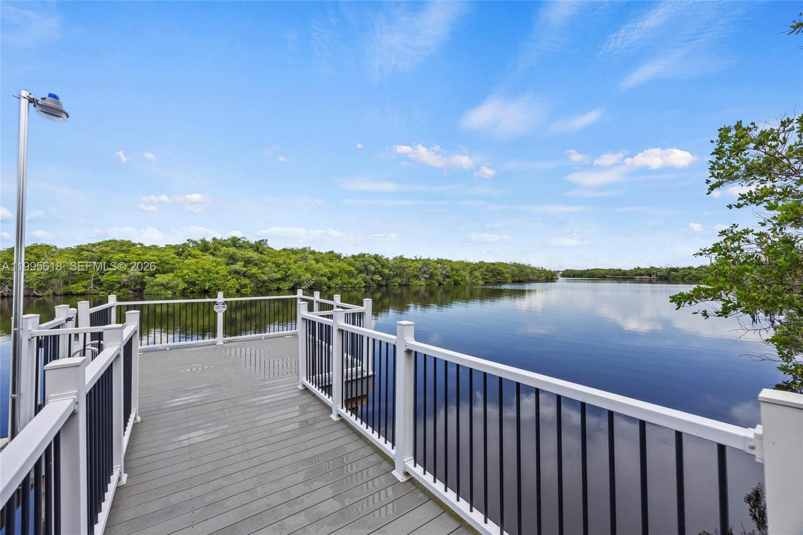 BANYAN BAY - Residential