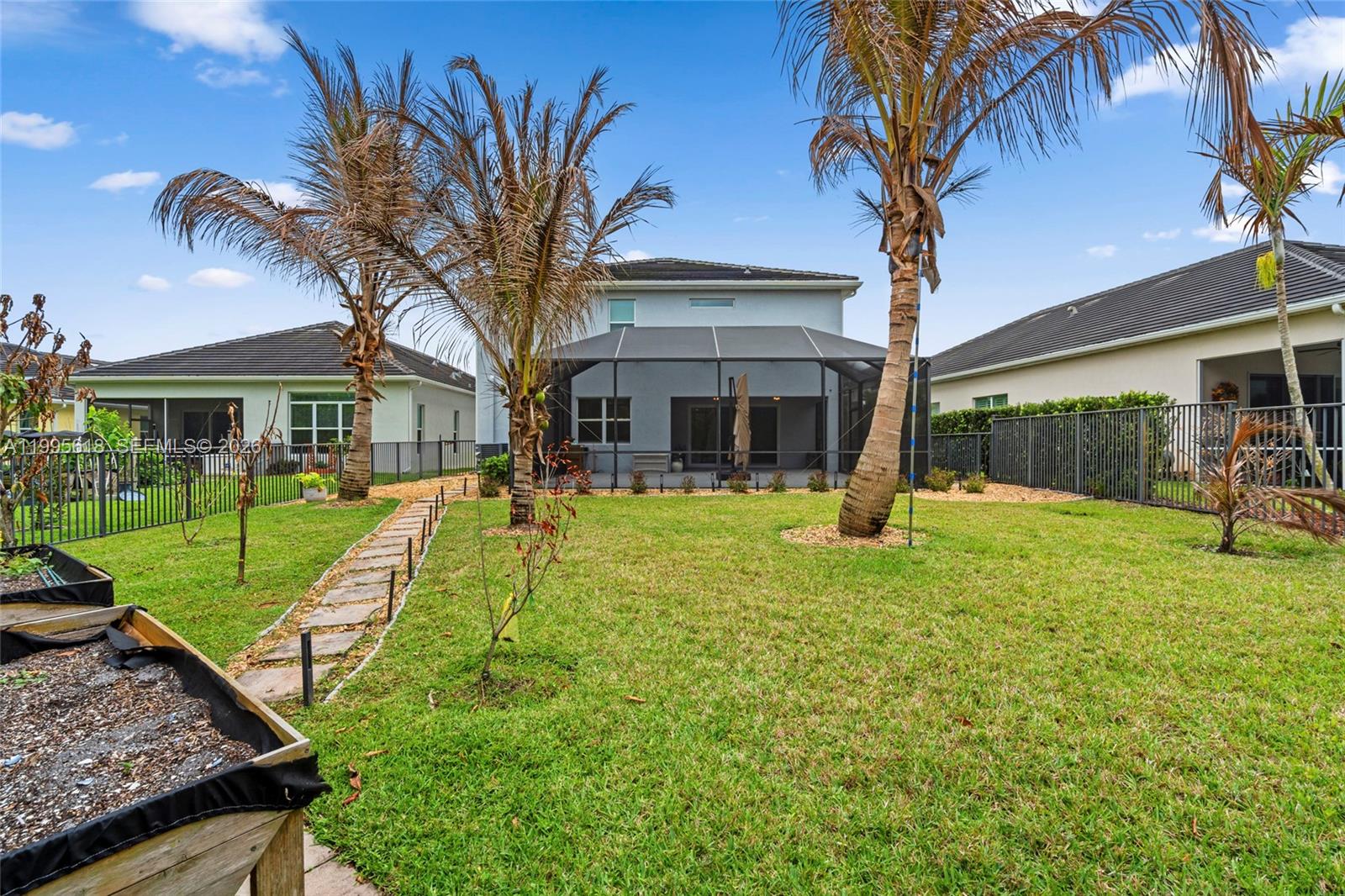 BANYAN BAY - Residential