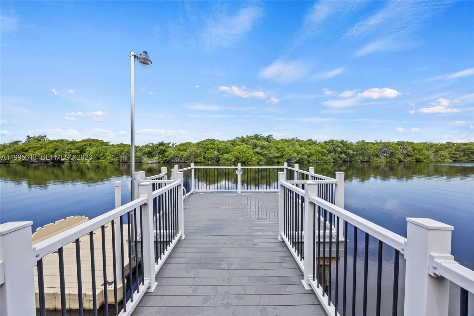 BANYAN BAY - Residential