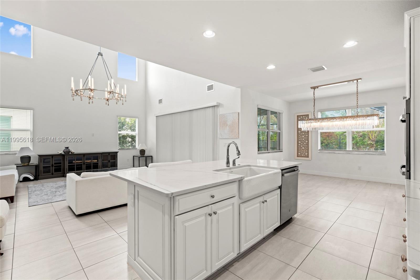 BANYAN BAY - Residential