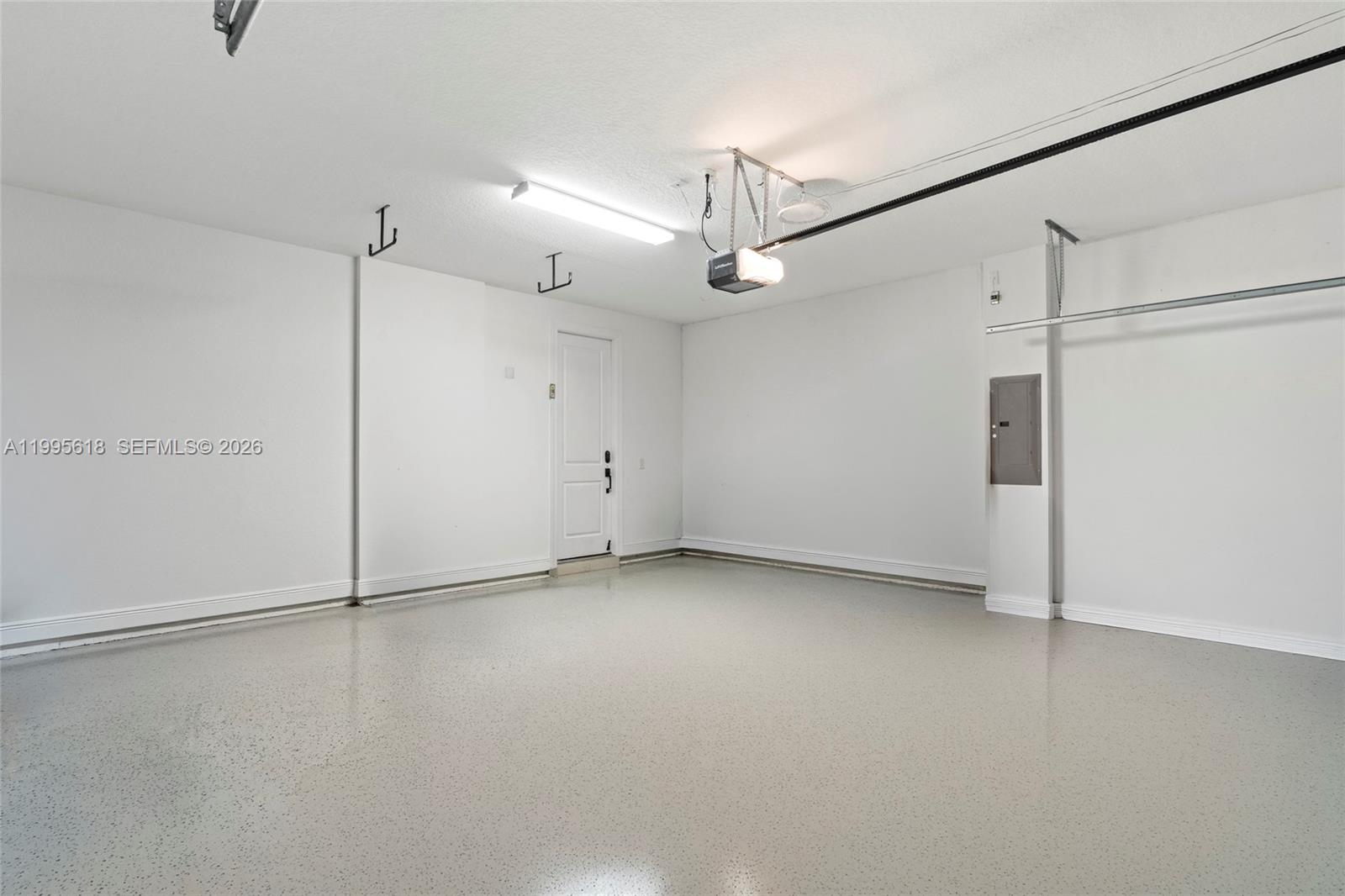 BANYAN BAY - Residential