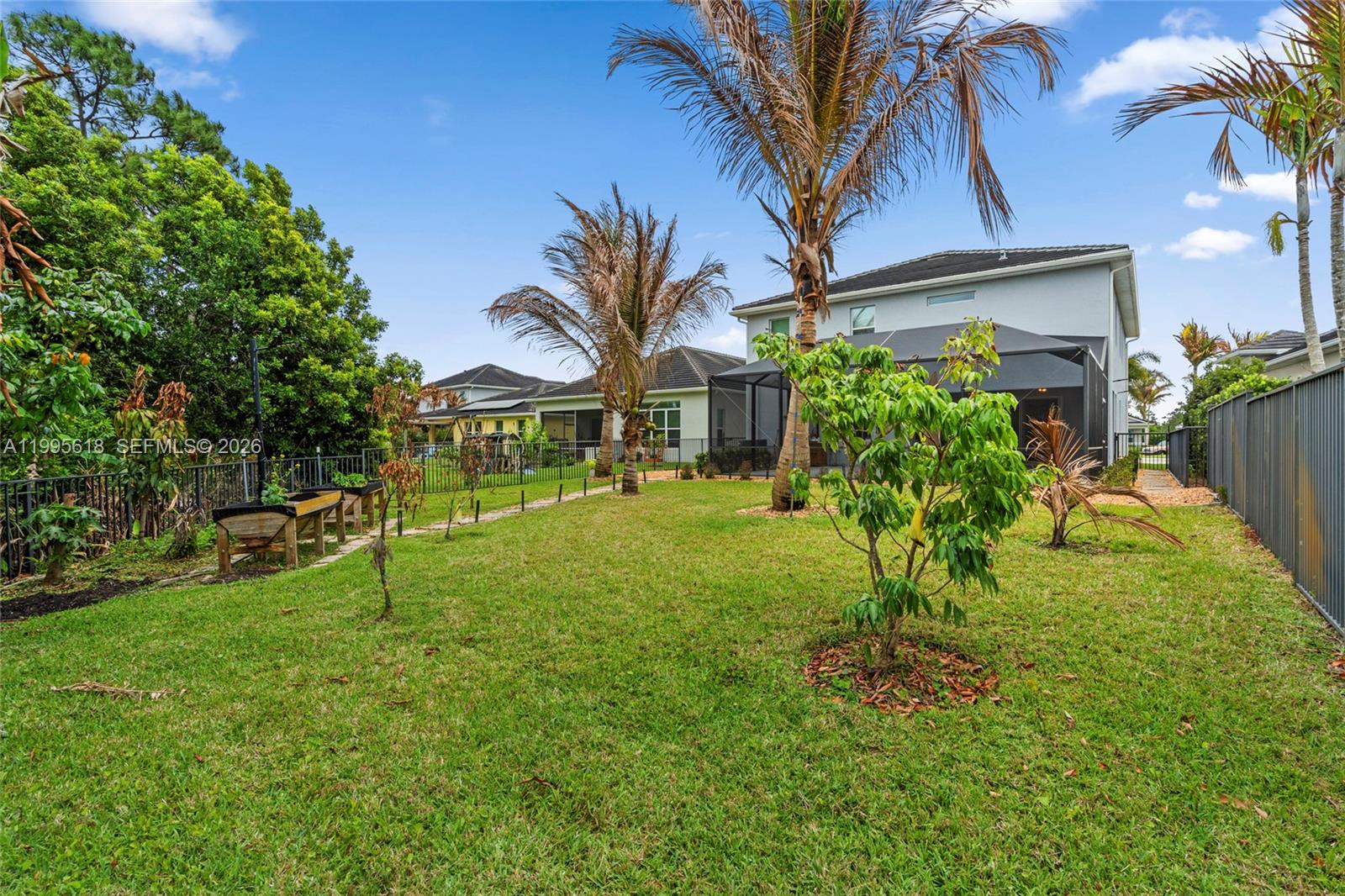 BANYAN BAY - Residential