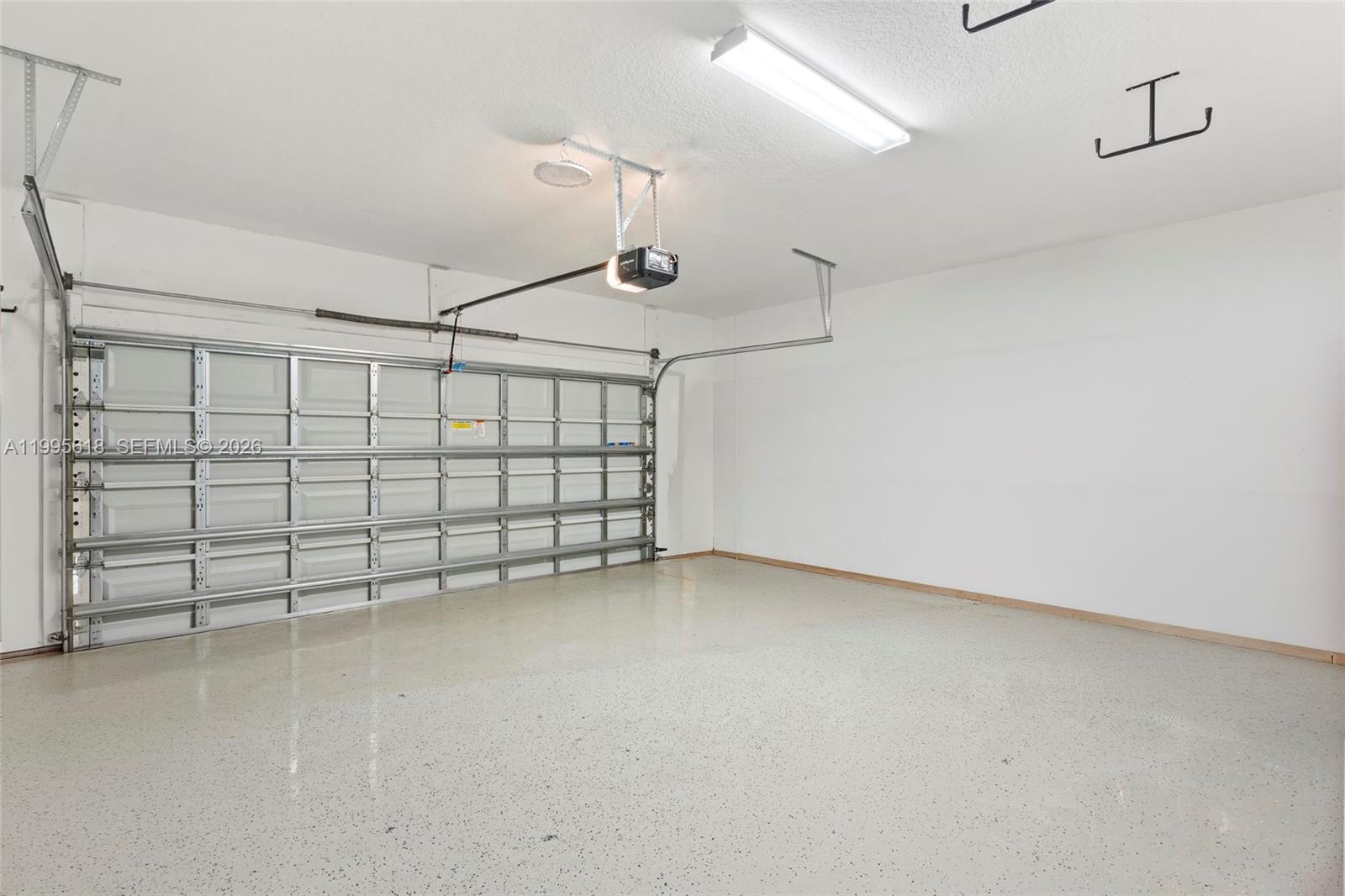 BANYAN BAY - Residential