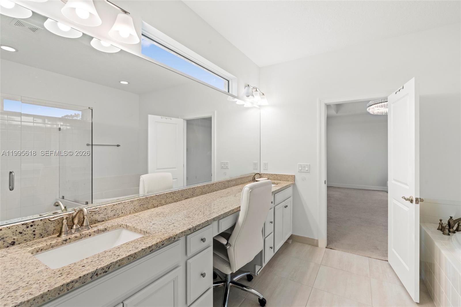 BANYAN BAY - Residential