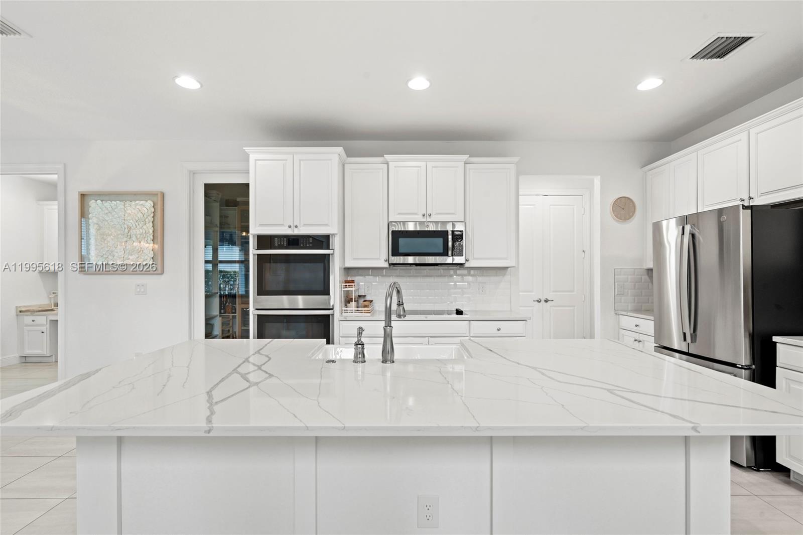 BANYAN BAY - Residential