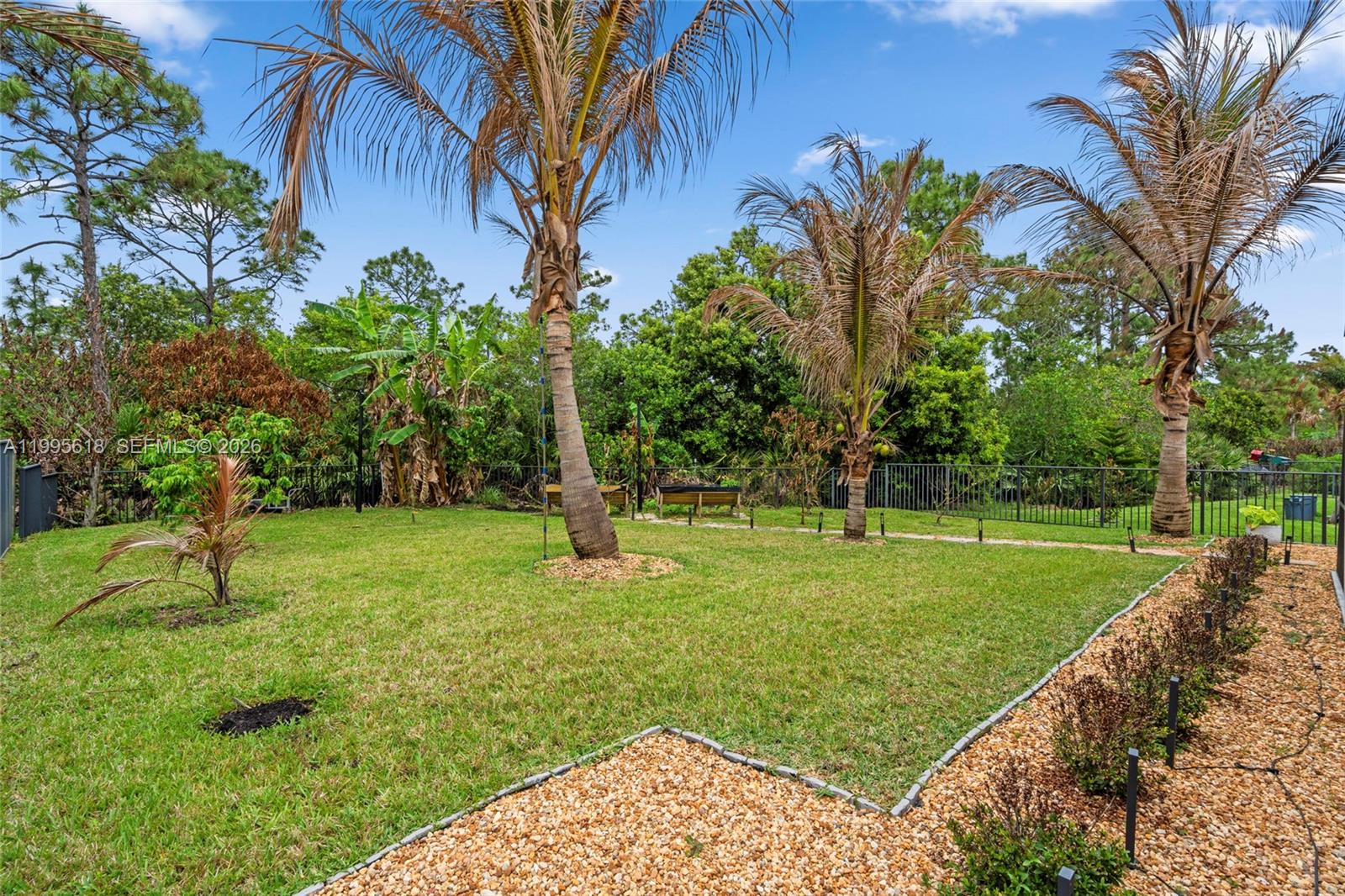 BANYAN BAY - Residential