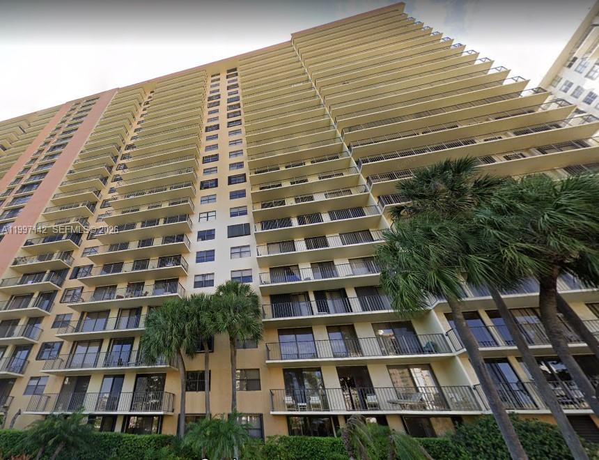 WINSTON TOWERS 700 CONDO - Residential Lease