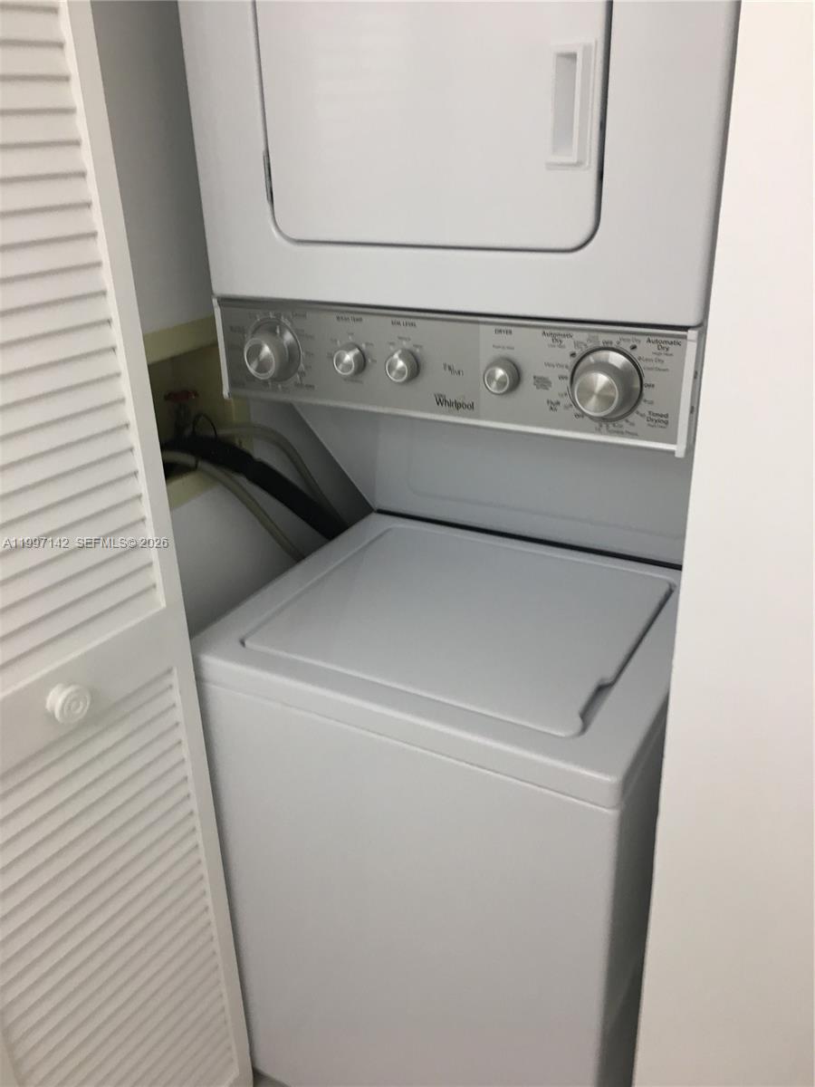 WINSTON TOWERS 700 CONDO - Residential Lease