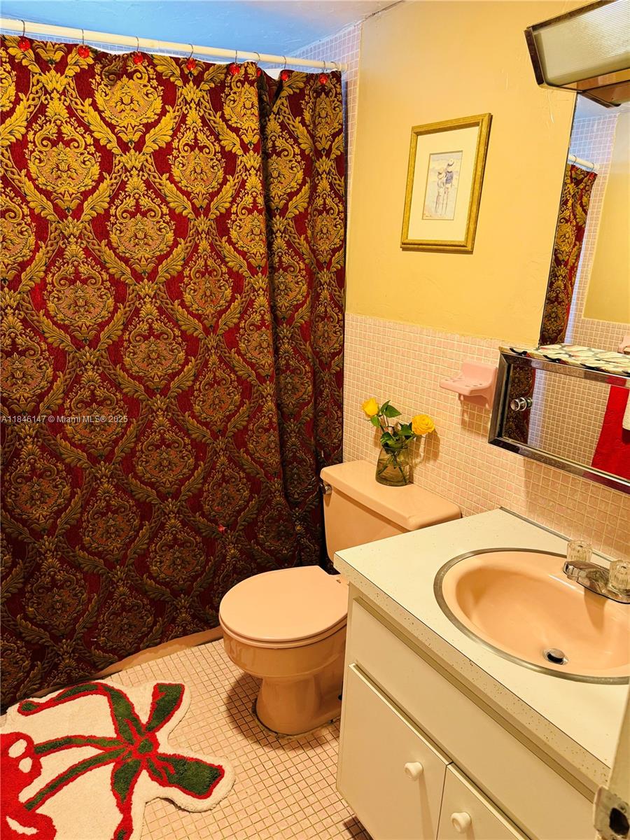 PLUNKETT CONDO APTS INC C - Residential